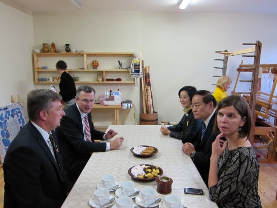 Mayor Ainars Steins exchanged ideas on city affairs with Amb. Ko