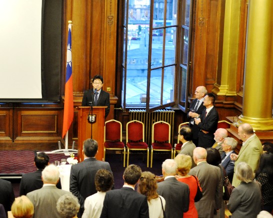 Taiwanese Direcotr Lucas Kao introduces his short film "V-Day" and hosts its premier at the 104th ROC National Day Reception 