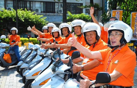 Taiwan senior motorcyclists visit the Bay Area