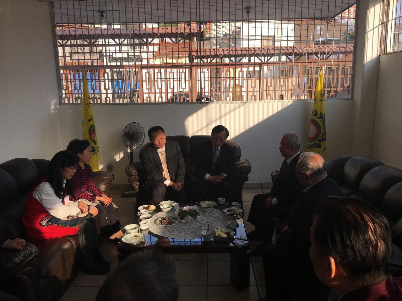 O Embaixador Jian-Gueng Her visitou à Fundação I-Kuan Tao do Brasil, recebido pelo Presidente da Associação, Mestre Wu em 26 de julho de 2018. 