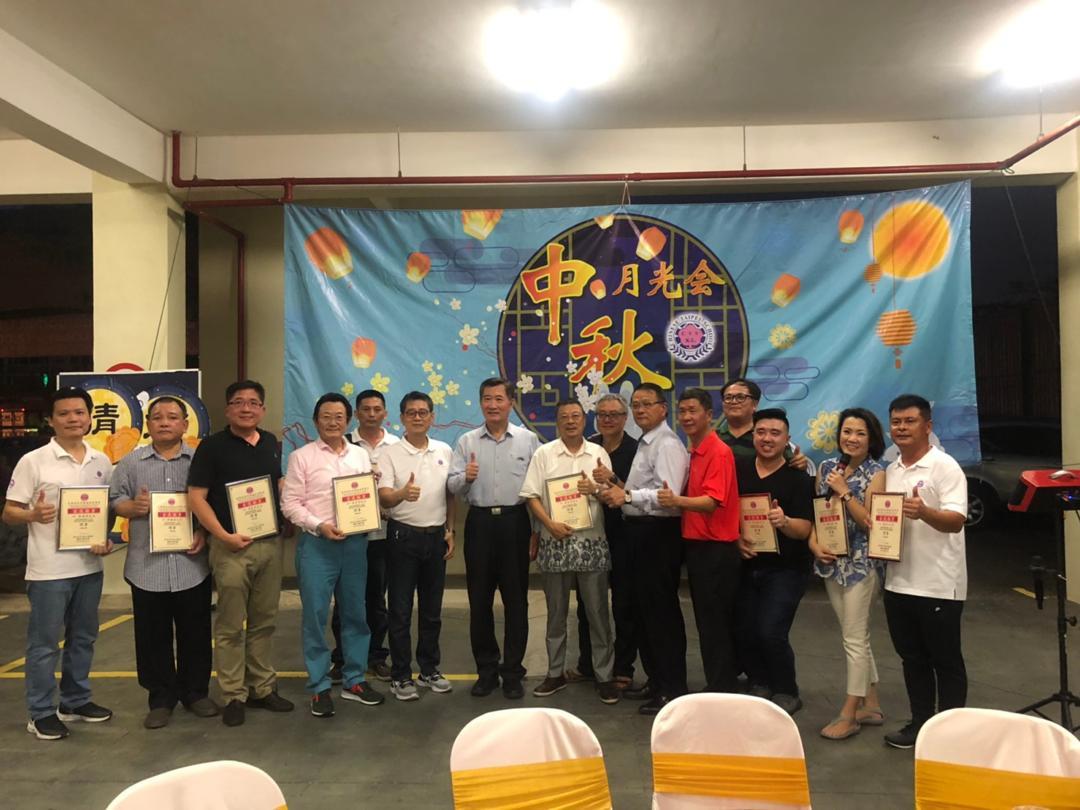 Timbalan Wakil Michael S.Y.Yiin (kiri ketujuh) menyaksikan perasmian majlis Persatuan Taipei Investorś Association in Kuala Lumpur.