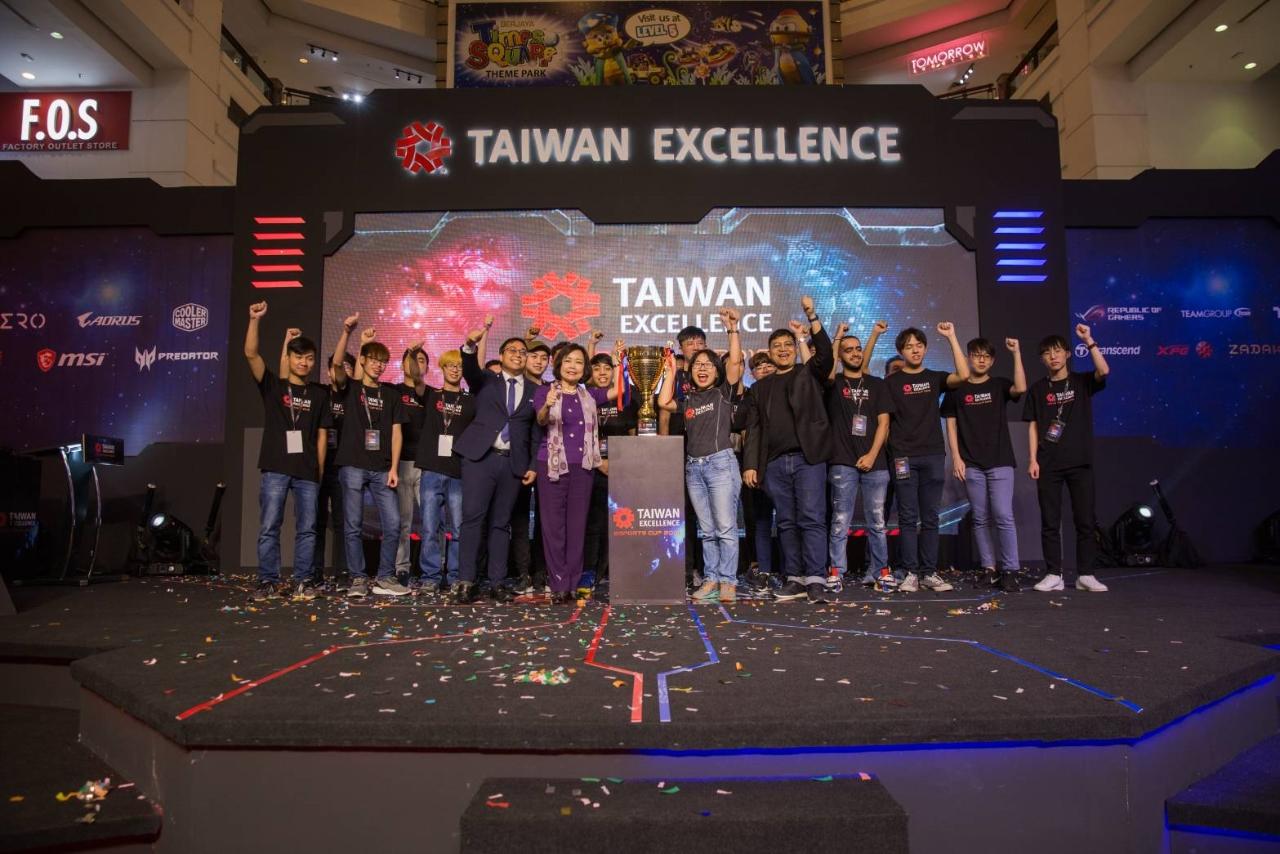 TEEC Final diumumkan bersama oleh Duta Anne Hung (kiri ke-2), Pengarah Pusat Perdagangan Taiwan Kuala Lumpur Tasha Hsiao (ketiga dari kiri), Agensi Pembangunan Digital Multimedia Malaysia MDEC Naib Presiden Hasunl Hadi (keempat dari kiri) dan Presiden Persatuan E-sukan Malaysia Farouq (Kiri ke kiri), dengan 30 pasukan pertandingan.

