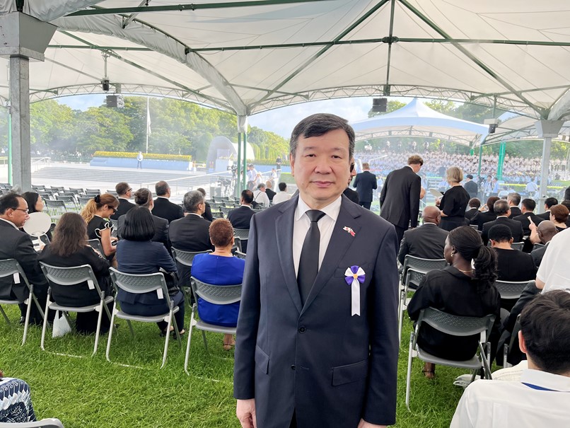 駐日代表李逸洋於8月6日代表台灣首度出席廣島市和平紀念典禮，並與美國駐日大使葛拉斯等各國使節及國際組織代表交流，李代表稱此次台灣首度參加典禮展現台灣反對戰爭及守護和平的決心，也象徵台灣與國際社會緊密連結，意義重大。李代表並稱台灣將持續與日美等民主國家合作，共同對抗威權主義的擴張，守護台海及印太區域和平穩定。

　