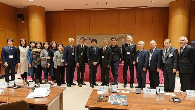 「台湾客家と日本客家座談会及び講演会」出席者の集合写真